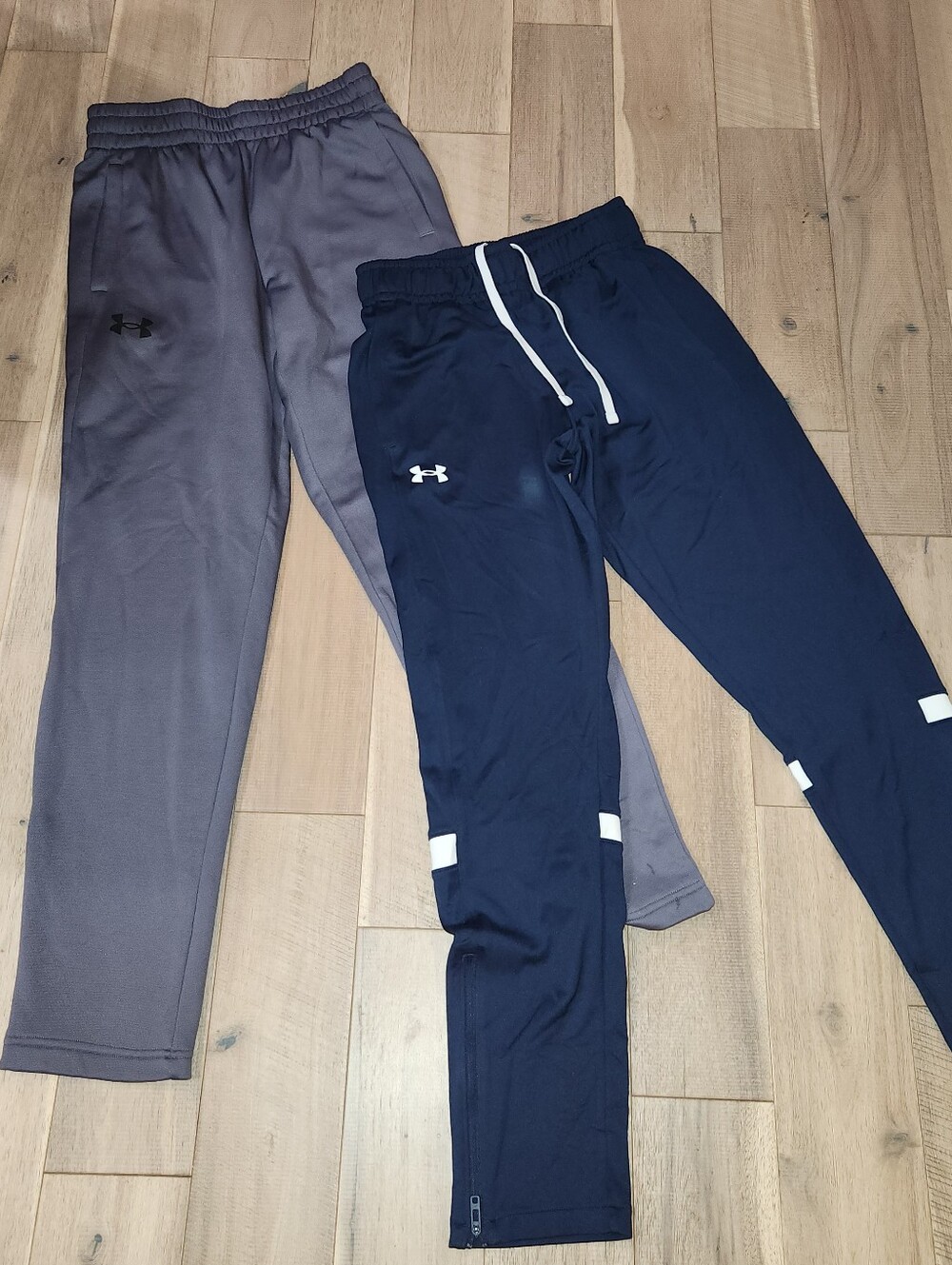 Lot Of 2 Under Armour Men's  Pants  Gray And Navy Mens SMALL